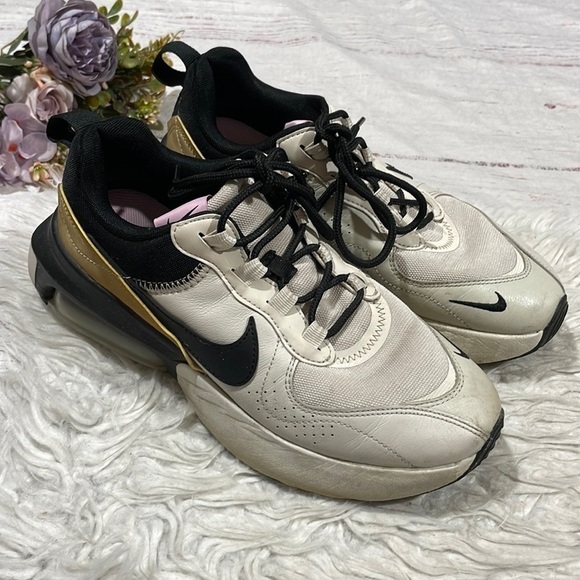 Nike Air Max Cream Gold Lace Up Verona Sneakers - Picture 2 of 11